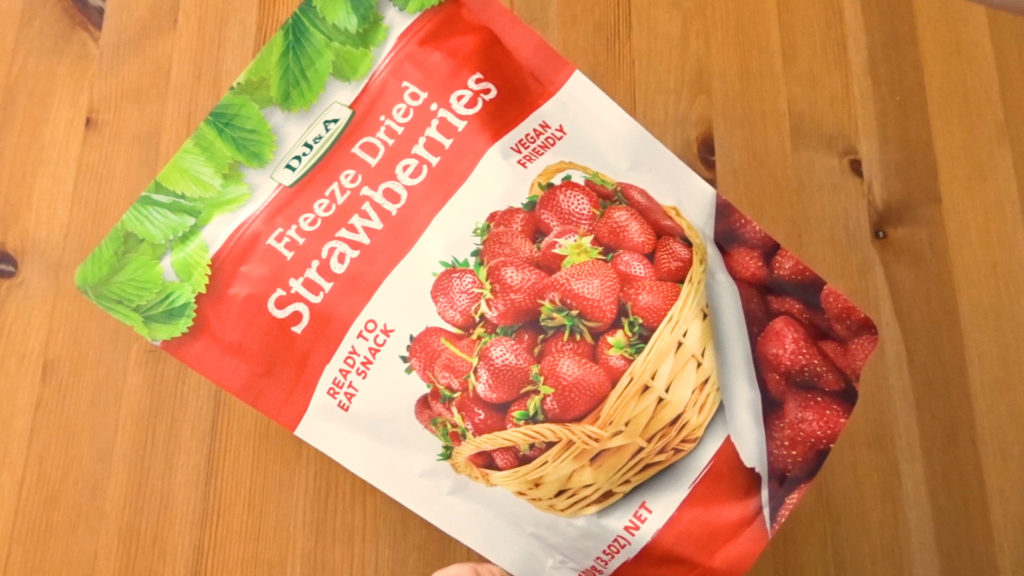 コストコのフリーズドライのストロベリーは苺丸ごと1粒が凍結乾燥してあるから食べ慣れるとクセになる美味しさ Tasty Time