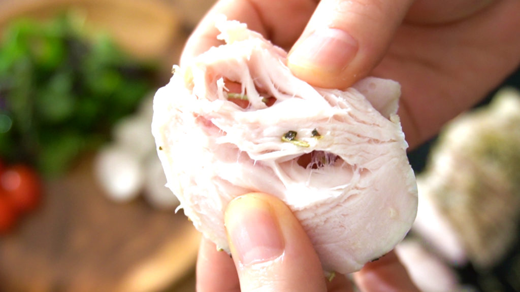 低温調理器BONIQ（ボニーク）で鶏むね肉のハーブ　６１℃調理