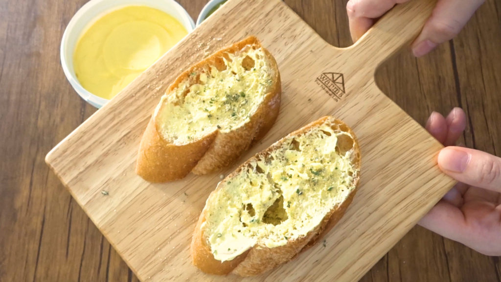 コストコのジョニーガーリックシーズニングは振りかけるだけで美味しくなる魔法の万能調味料 Tasty Time