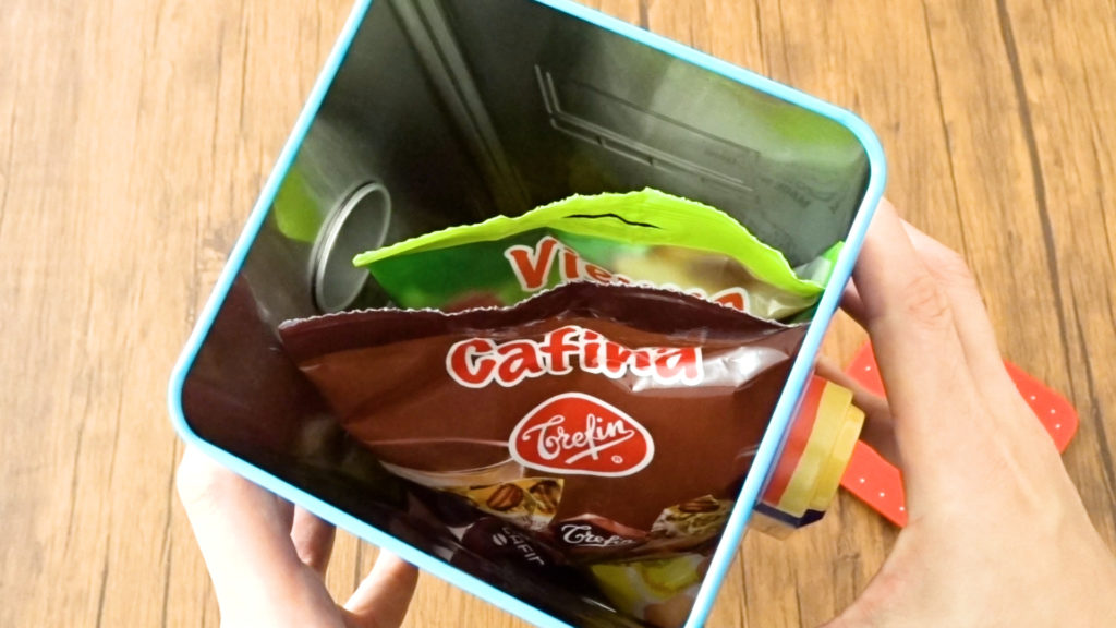 コストコの Trefin ロボットキャンディ缶