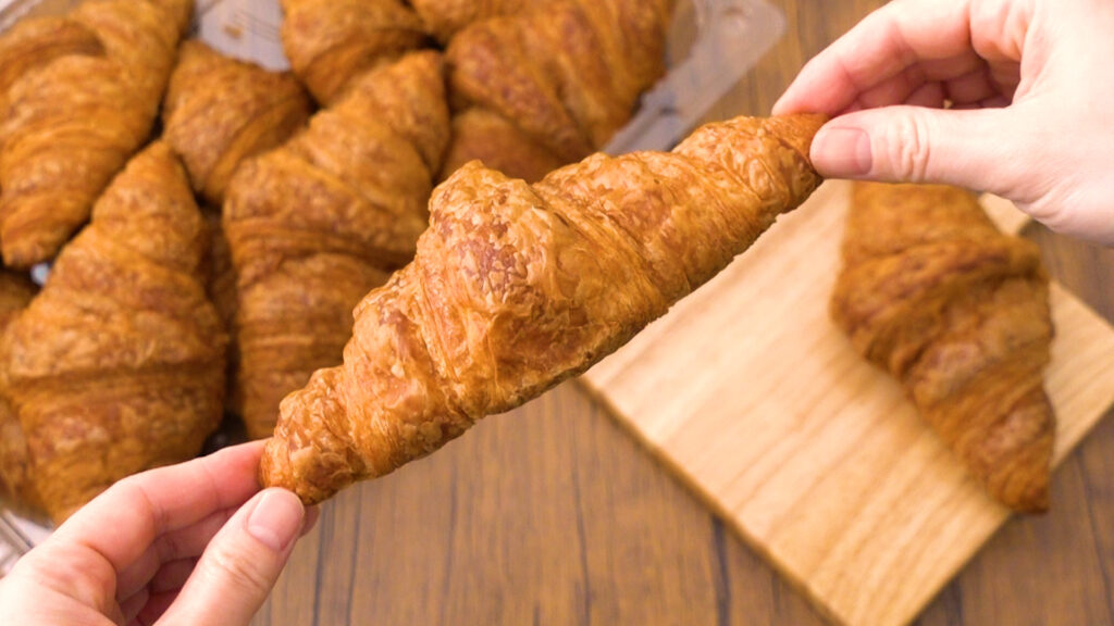 コストコで大人気のクロワッサンはフランス産小麦粉と発酵バターで作られたこだわり焼き立てパン！│TASTY TIME