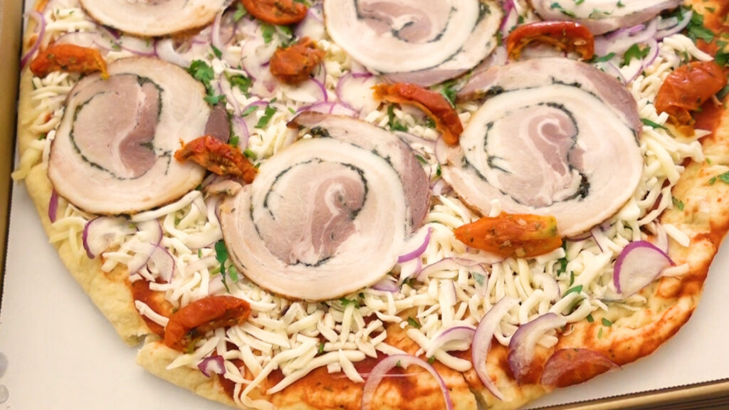 コストコの丸型ピザ ポルケッタ