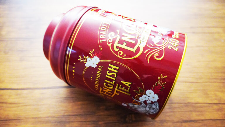 コストコの高級感漂う赤い缶のトラディショナル イングリッシュティーは飲みやすいブレックファストティー Tasty Time