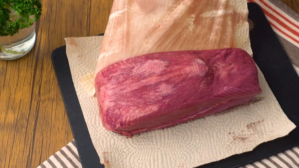 コストコの牛タン丸ごと1本は牛タンシチューや焼肉にぴったりなブロック肉│TASTY TIME 夫婦ふたり暮らしのごはんとキッチン時間