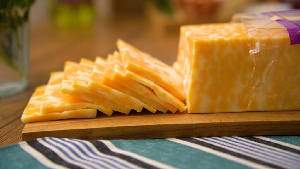 コストコのコルビージャックチーズは使い勝手抜群の巨大なブロックチーズ！│TASTY TIME