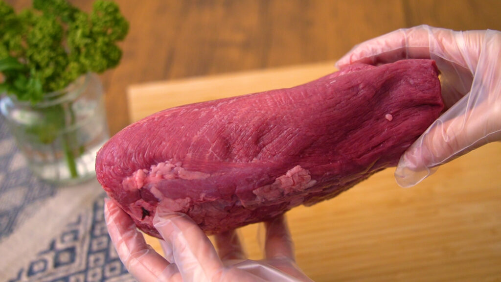 コストコの牛タン丸ごと1本は牛タンシチューや焼肉にぴったりなブロック肉│TASTY TIME 夫婦ふたり暮らしのごはんとキッチン時間