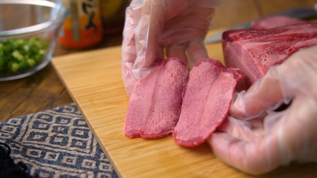 コストコの牛タン丸ごと1本は牛タンシチューや焼肉にぴったりなブロック肉│TASTY TIME 夫婦ふたり暮らしのごはんとキッチン時間