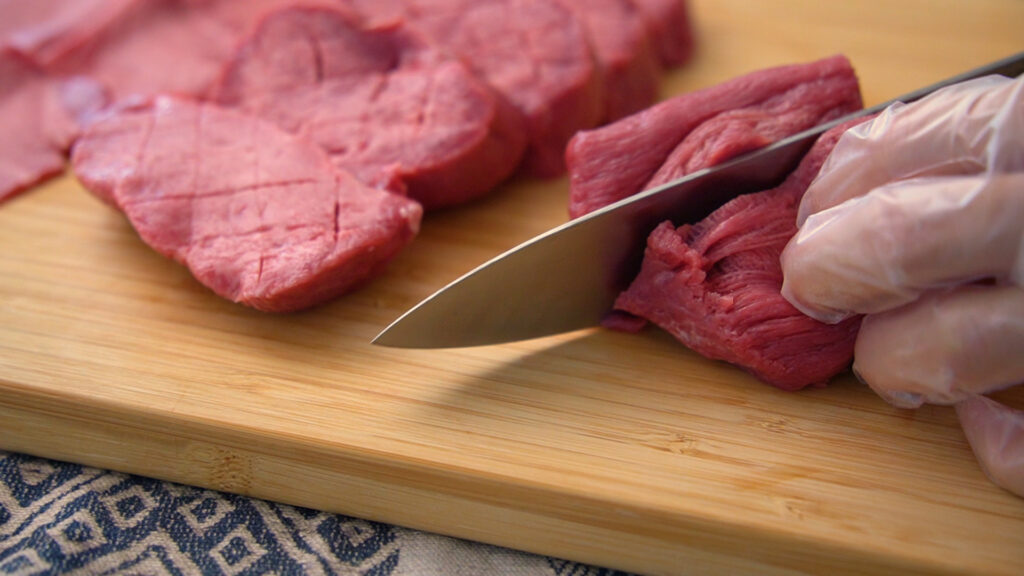 コストコの牛タン丸ごと1本は牛タンシチューや焼肉にぴったりなブロック肉│TASTY TIME 夫婦ふたり暮らしのごはんとキッチン時間